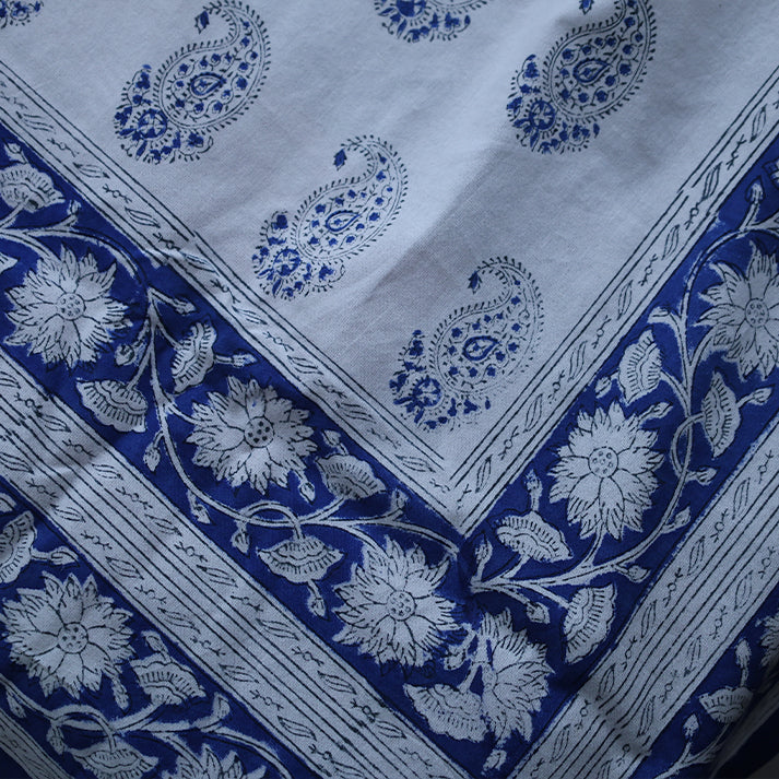 White & Indigo Paisley Floral Hand Block Cotton Mulmul Reversible Dohar Double Bed with King Size Bed Sheet Pillow Cover Combo