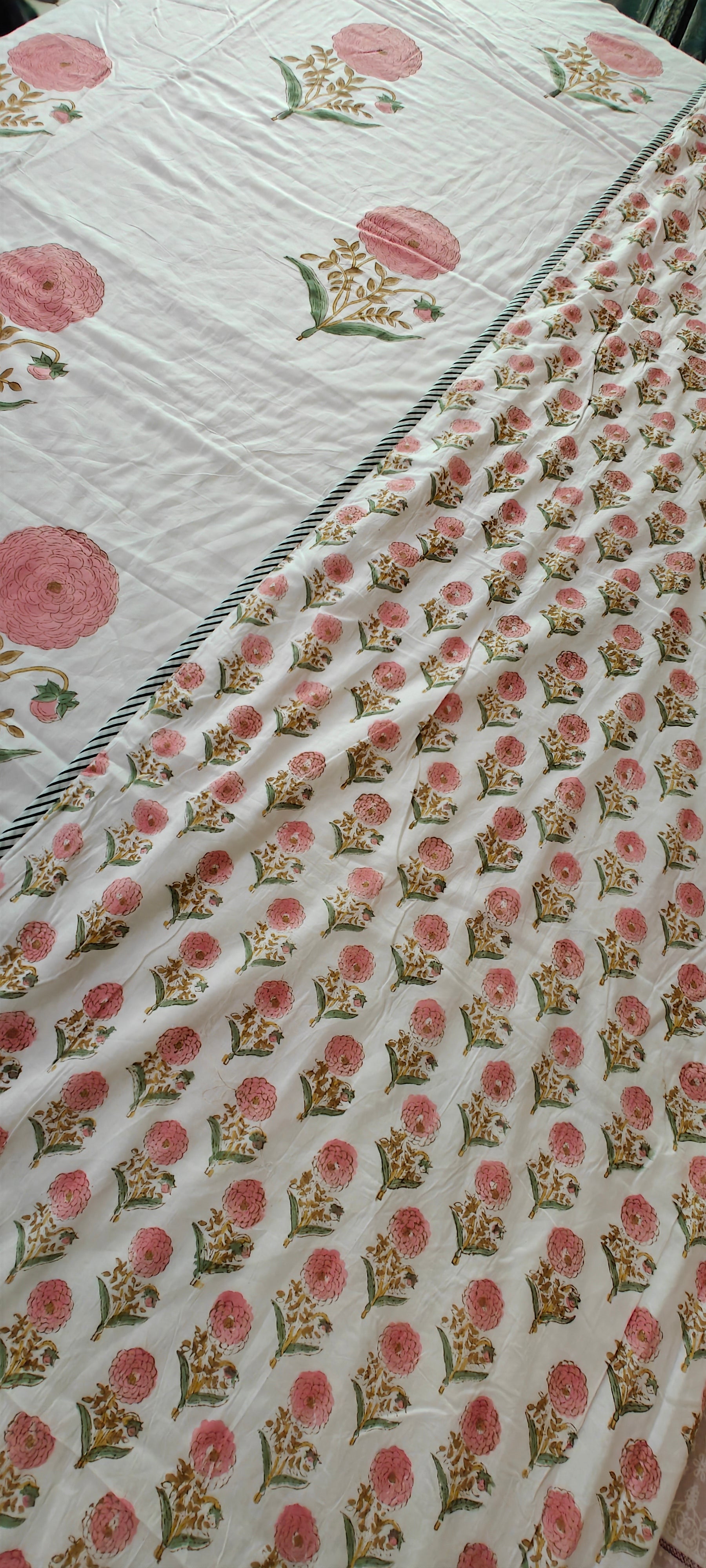 White & Pink Floral Buta Hand Block Cotton Mulmul Reversible Dohar