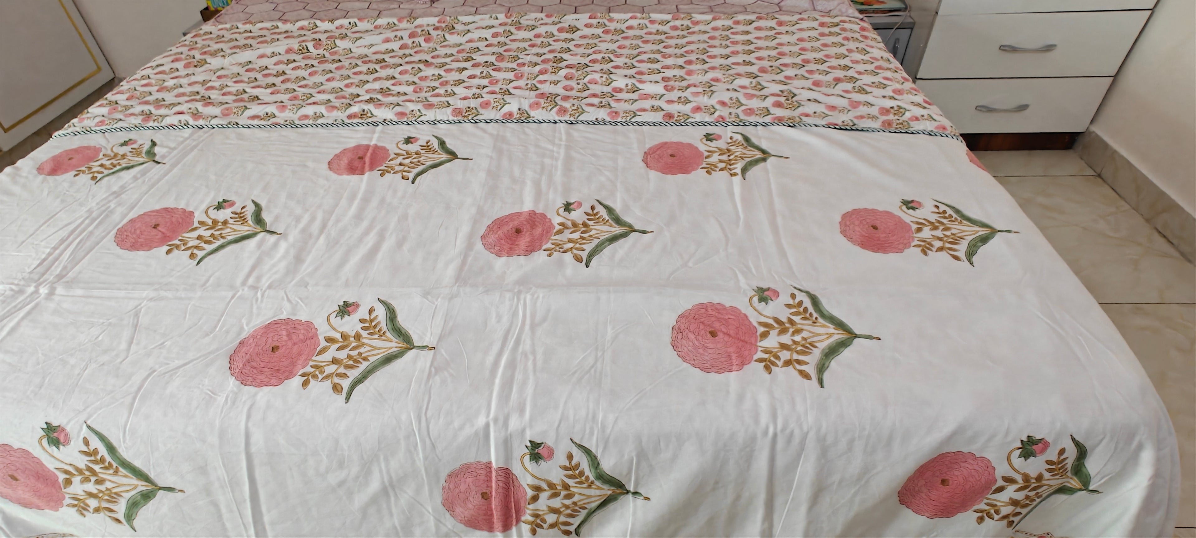 White & Pink Floral Buta Hand Block Cotton Mulmul Reversible Dohar