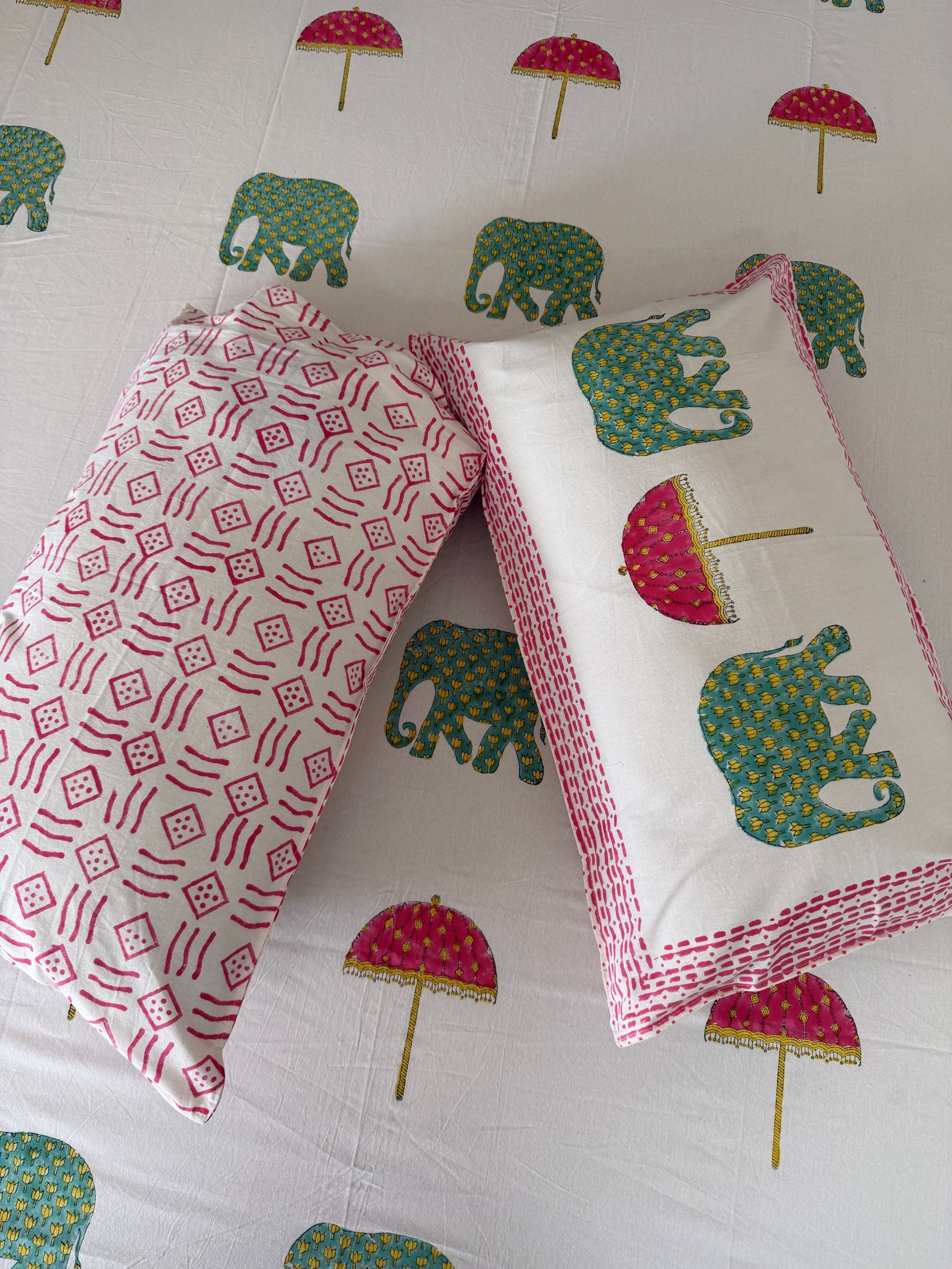 Gaj Gaamini Handblock print cotton bedsheet with pillow covers - Queen/king size