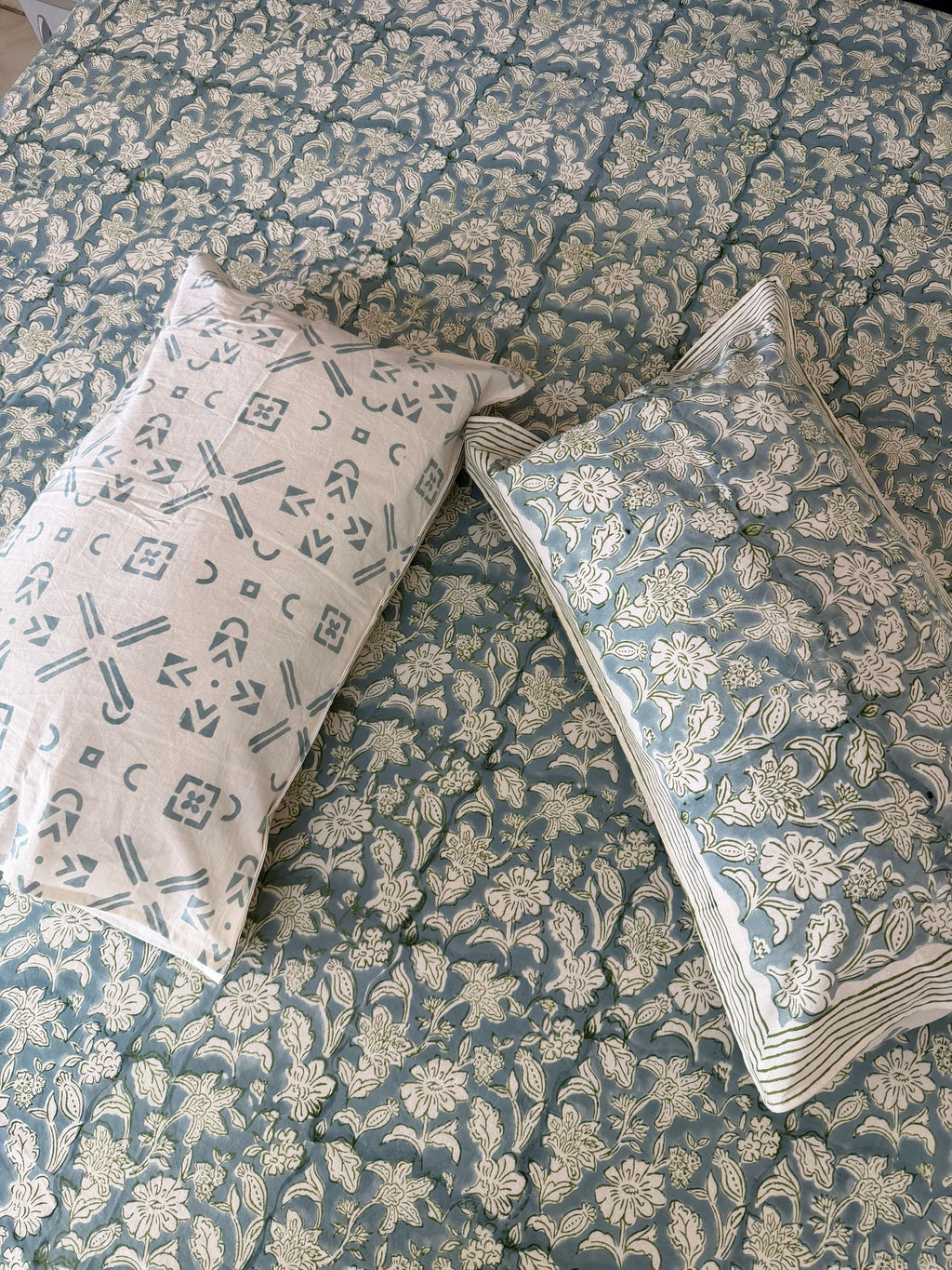 Neel Bagiya Handblock print cotton bedsheet with pillow covers - Queen/king size